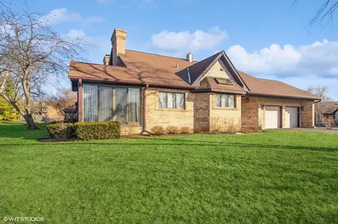 1801 Monterey Ct, Hoffman Estates, IL 60169