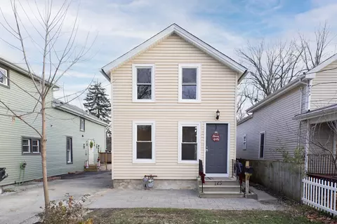 125 N 4th St, Aurora, IL 60505