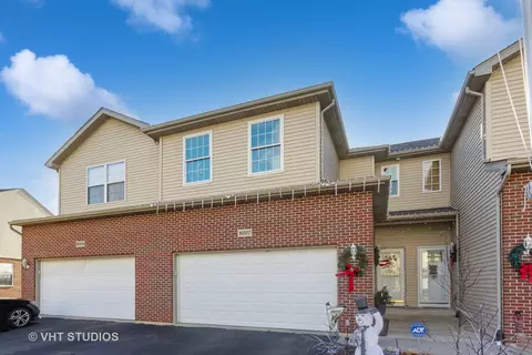 16517 Willow Walk Dr, Lockport, IL 60441