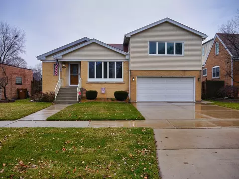 4228 W 111th St, Oak Lawn, IL 60453