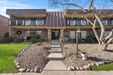 11128 S Spathis Dr #1-1H, Palos Hills, IL 60465