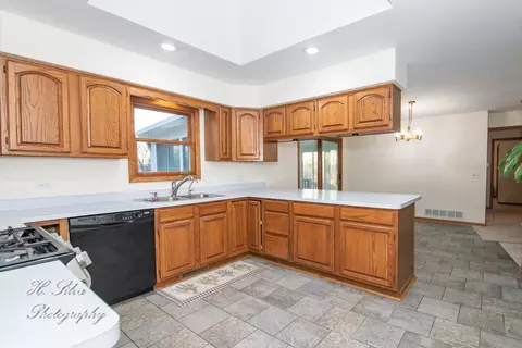 1005 Yuma Trl, Mchenry, IL 60051 photo 5