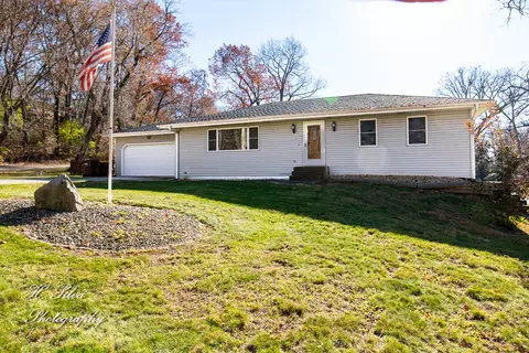 1005 Yuma Trl, Mchenry, IL 60051