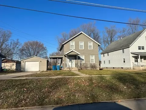 112 W Division St, Amboy, IL 61310