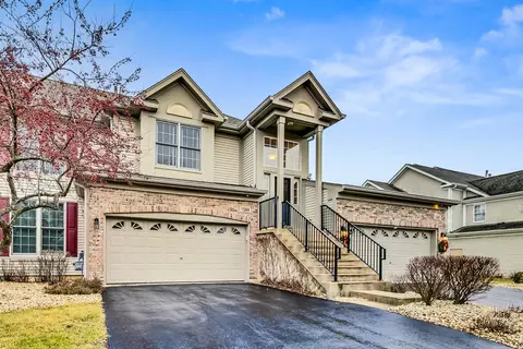 1584 Orchard Cir #1584, Naperville, IL 60565