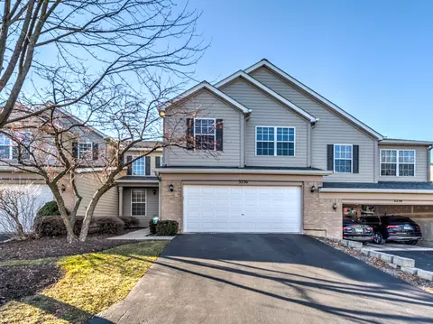 3236 Foxridge Ct, Woodridge, IL 60517