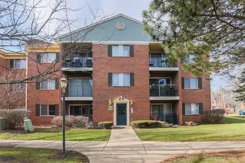 1522 N River West Ct #1B, Mount Prospect, IL 60056
