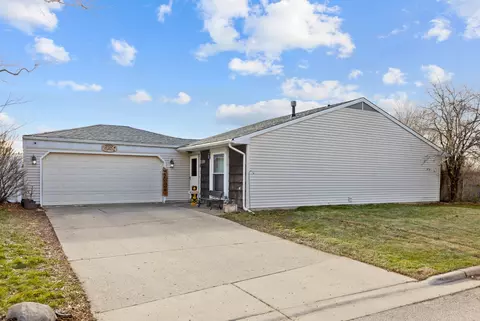 202 Highbury Dr, Elgin, IL 60120
