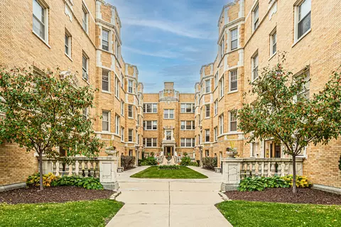 241 Washington Blvd #3A, Oak Park, IL 60302
