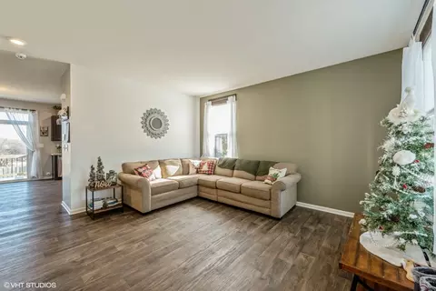 1722 Doolin Ave, Mchenry, IL 60050 photo 2