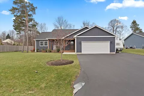 212 Cavin Ave, Winthrop Harbor, IL 60096