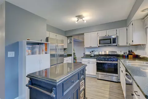 530 Flora Dr, Algonquin, IL 60102 photo 9