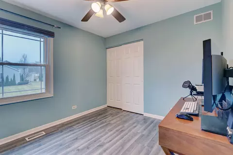 530 Flora Dr, Algonquin, IL 60102 photo 16