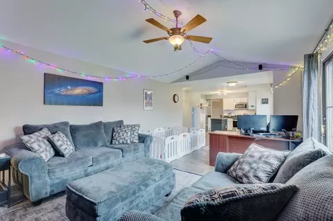 530 Flora Dr, Algonquin, IL 60102 photo 12
