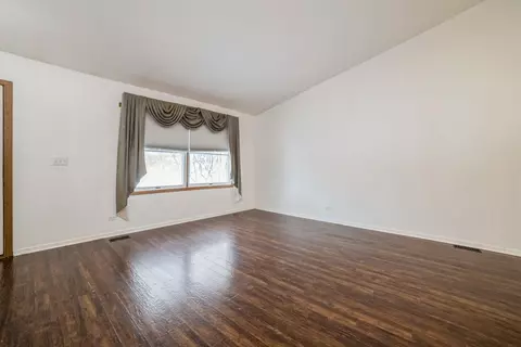 745 Alice Pl, Elgin, IL 60123 photo 5
