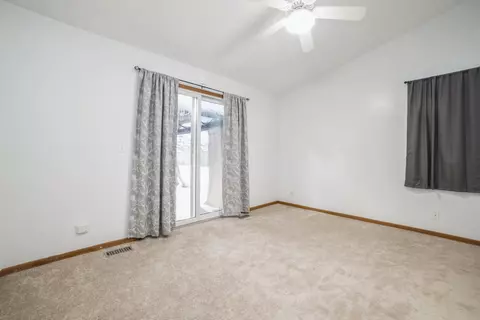 745 Alice Pl, Elgin, IL 60123 photo 9