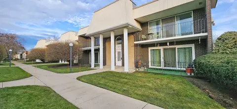 4116 W 99th St #C, Oak Lawn, IL 60453