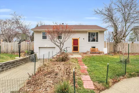 2502 Sangamon Dr, Champaign, IL 61821