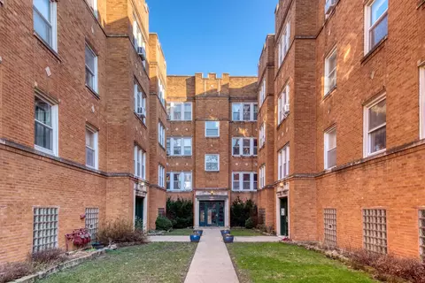 4425 N Whipple St #1A, Chicago, IL 60625