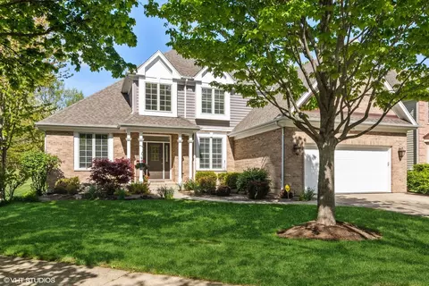 1494 N Trailside Ct, Palatine, IL 60067