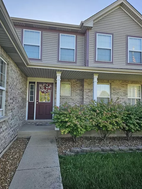 12451 Falcon Dr, Plainfield, IL 60585 photo 2