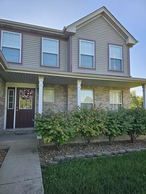12451 Falcon Dr, Plainfield, IL 60585