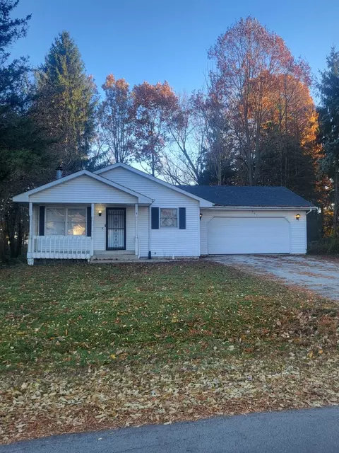 404 Marquette Dr, Poplar Grove, IL 61065