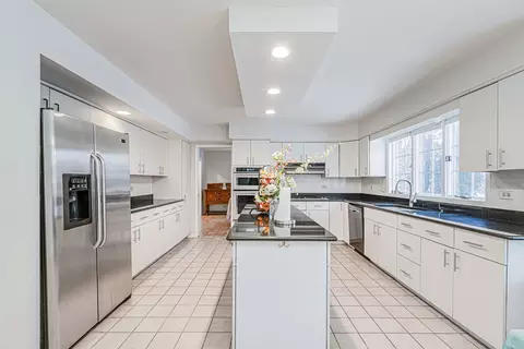 2313 Mohawk Ln, Glenview, IL 60026 photo 9