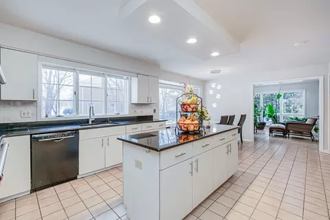 2313 Mohawk Ln, Glenview, IL 60026 photo 7