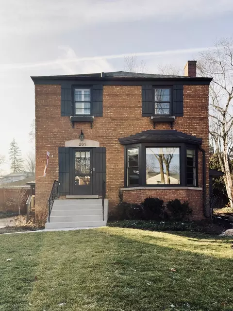 261 Chesterfield Ave, Glen Ellyn, IL 60137