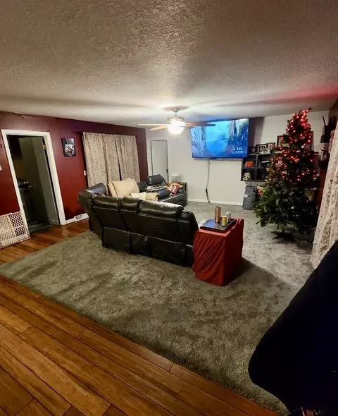 330 E Spruce St, Paxton, IL 60957 photo 5