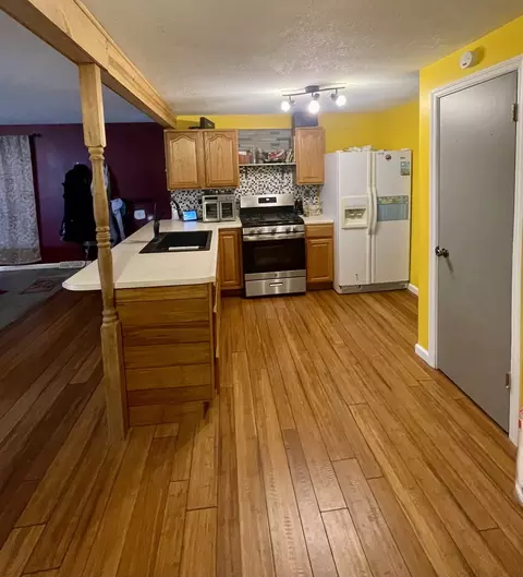 330 E Spruce St, Paxton, IL 60957 photo 3