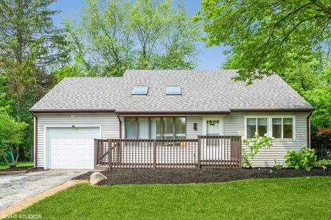 1049 Aspen Dr, Buffalo Grove, IL 60089