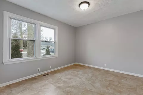 727 Watson Dr, Genoa, IL 60135 photo 8