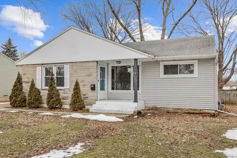 727 Watson Dr, Genoa, IL 60135 photo 2