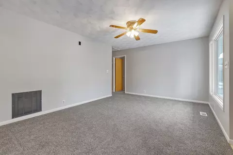 727 Watson Dr, Genoa, IL 60135 photo 5