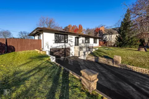 6 N176 Acacia Ln, Medinah, IL 60157