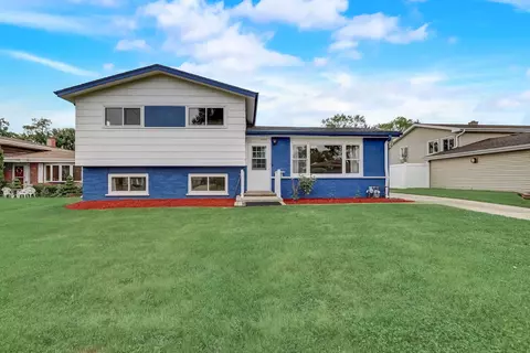 1041 S Center St, Bensenville, IL 60106