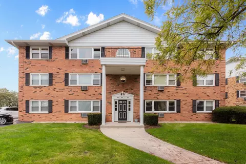8808 45th Pl #11, Brookfield, IL 60513