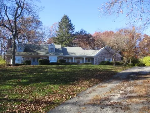 21393 N Highwood Rd, Kildeer, IL 60047