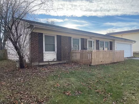 1015 Brush Hill Ln, Lake Zurich, IL 60047