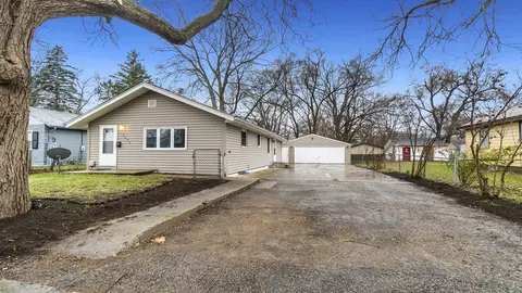 3205 Bildahl St, Rockford, IL 61109