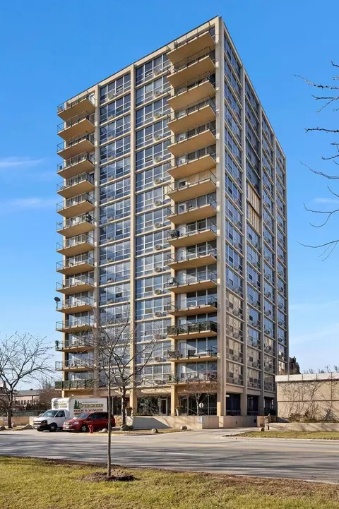 6730 S South Shore Dr #1201, Chicago, IL 60649