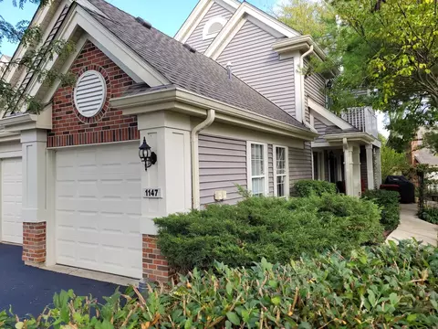 1147 Talbots Ln, Elk Grove Village, IL 60007