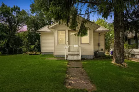 1745 Pershing Ave, Rockford, IL 61109