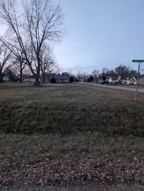 207 SW Benedict Dr, Poplar Grove, IL 61065