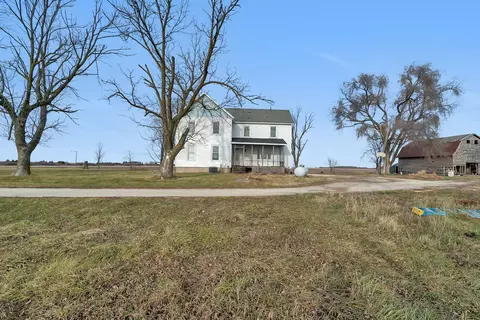 28464 N 3300 East Rd, Dwight, IL 60420