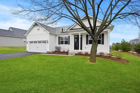 81 Cimarron Dr, Cary, IL 60013 photo 3