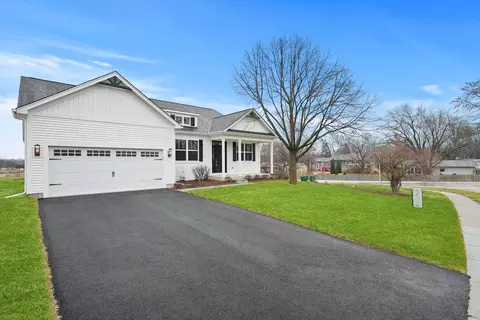81 Cimarron Dr, Cary, IL 60013 photo 2