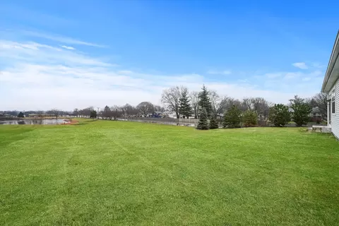 81 Cimarron Dr, Cary, IL 60013 photo 21